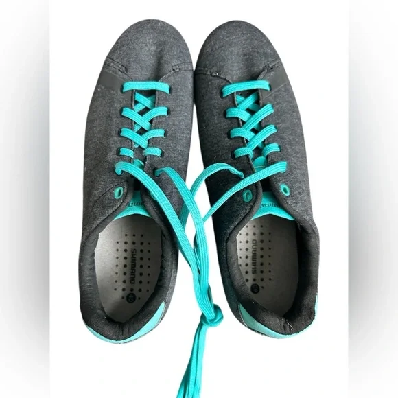 Shimano Women’s SH-RT 400 Cycling Shoes w/clips Like new size EU 40/US 7.5-8 - Picture 2 of 6